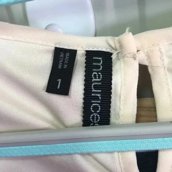 Maurices plus size 1 =16/18 cream‎ top/blouse with white lace accent - Picture 3 of 8